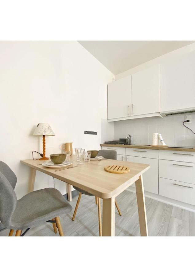 Coup de Coeur au pied du château - Joli studio idéalement placé Annecy Exterior foto